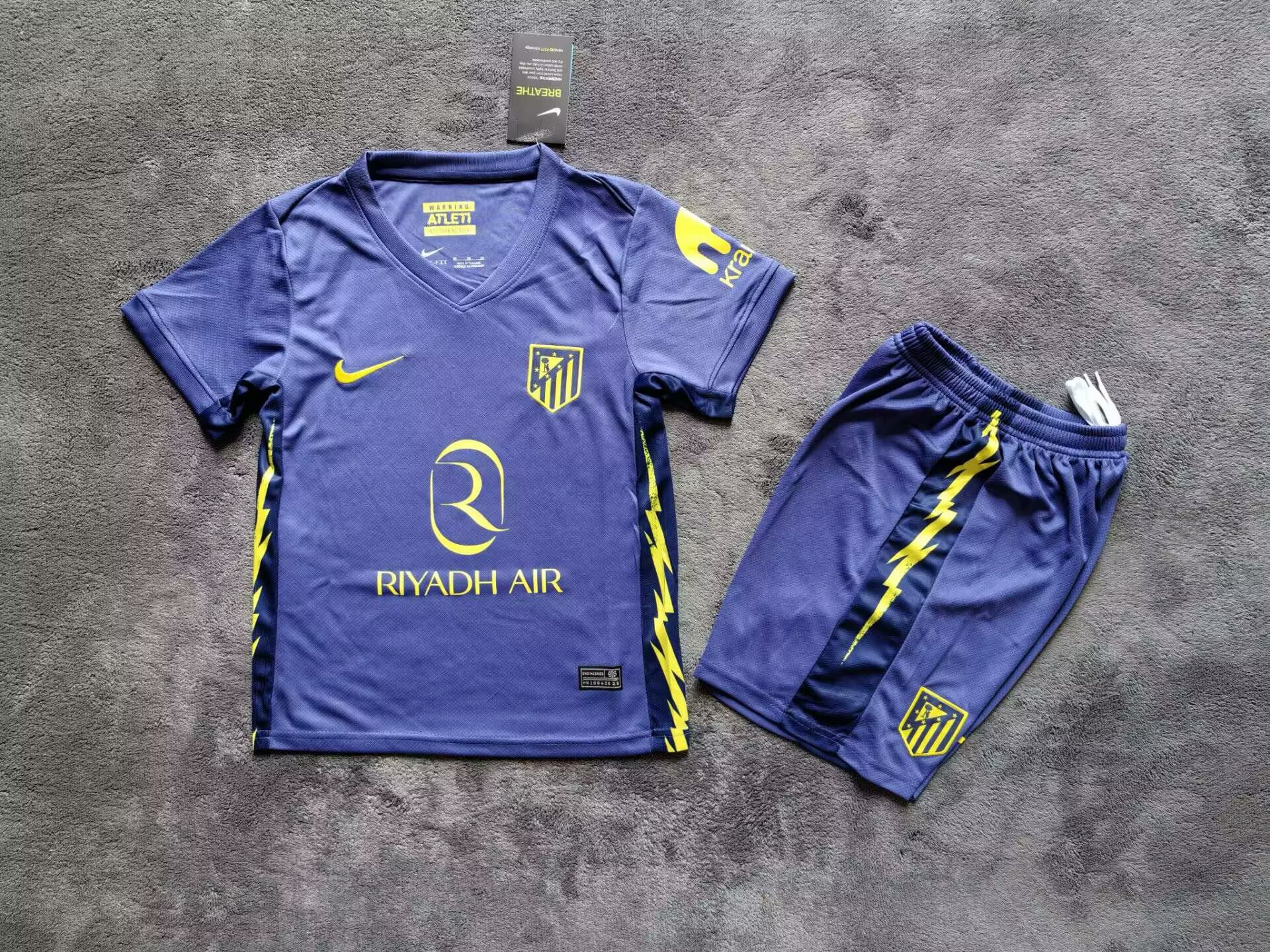 Kids kits 25/26 Atl&eacute;tico madrid away