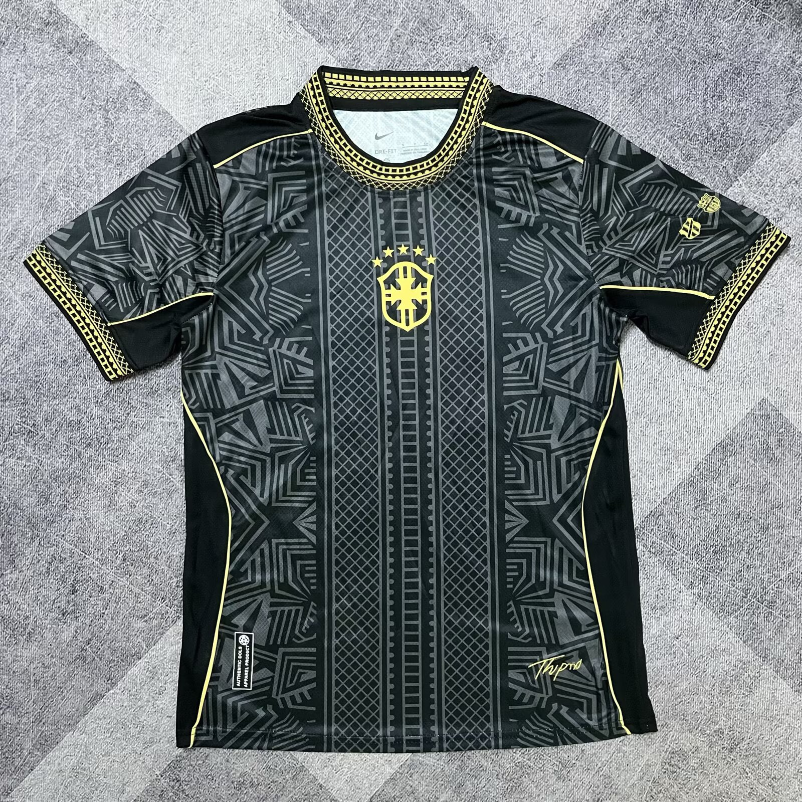 Fan version 26/27 Brazil training suit