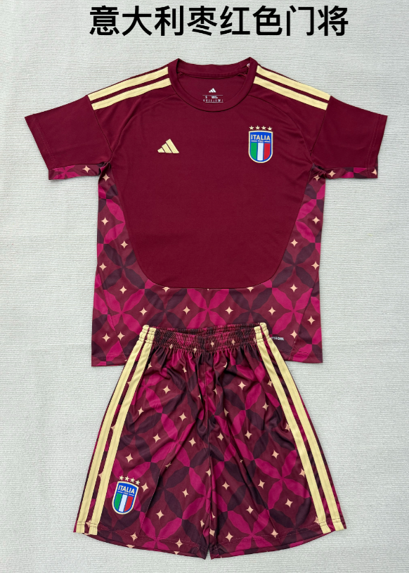 Adults kits 26/27 Italian date red goalkeeper