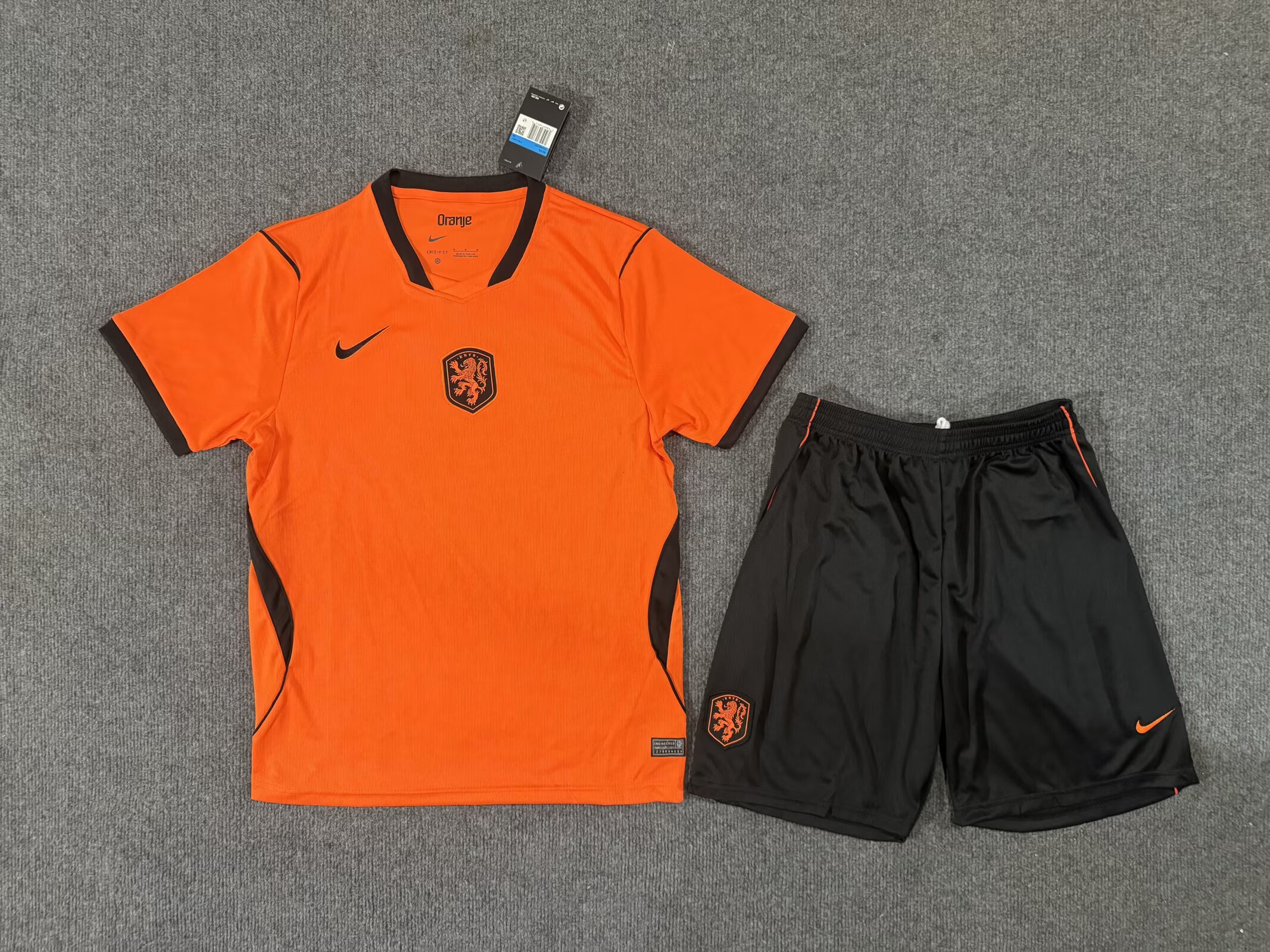 Adults kits 26/27 Netherlands home