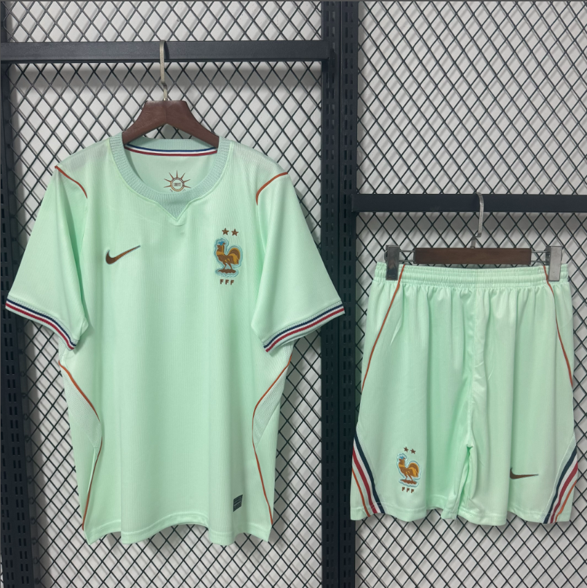 Adults kits 26/27 France away