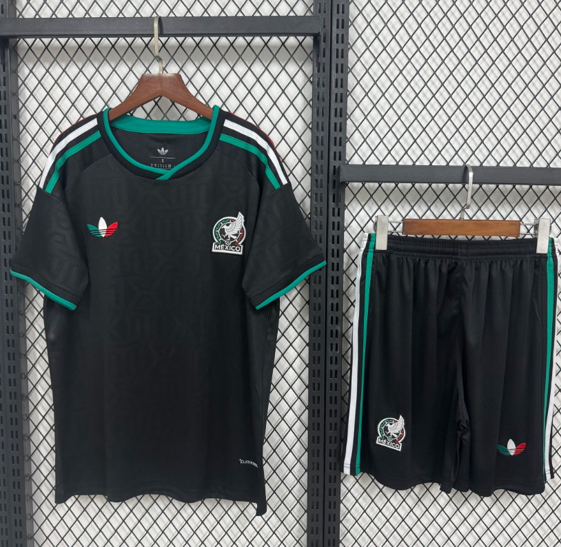 Adults kits 26/27 Mexican Second away