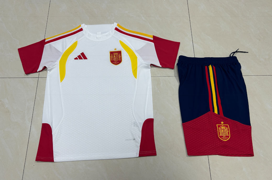  26/27 Spanish White Adults Training Kits
