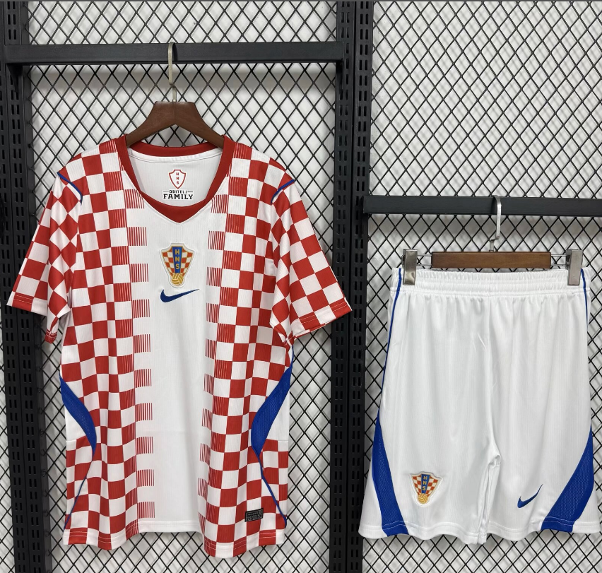 Adults kits 26/27 Croatia home