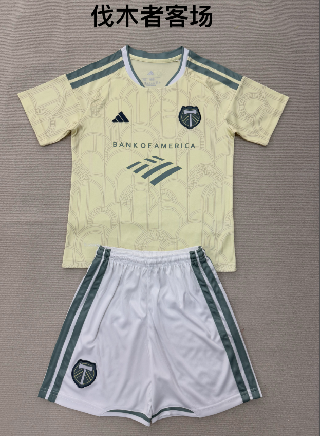 Adults kits 26/27 Portland Timbers away