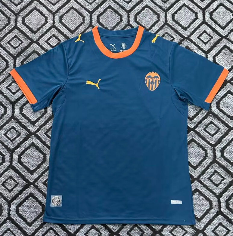 Fans Version 26/27 Valencia away