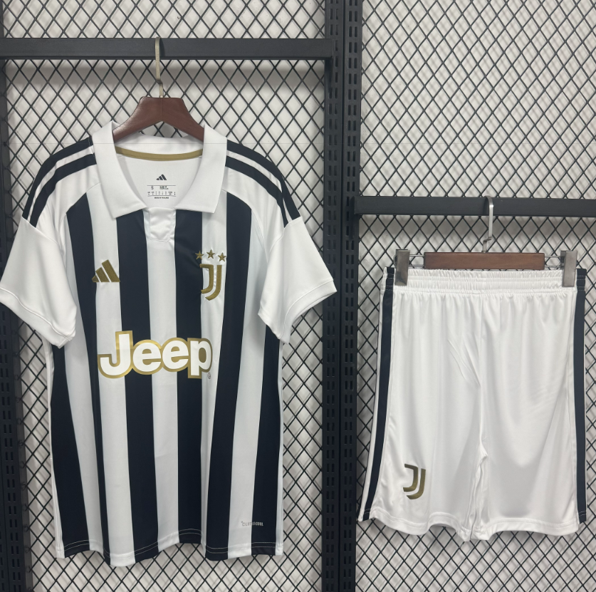 Adults kits 26/27 Juventus home