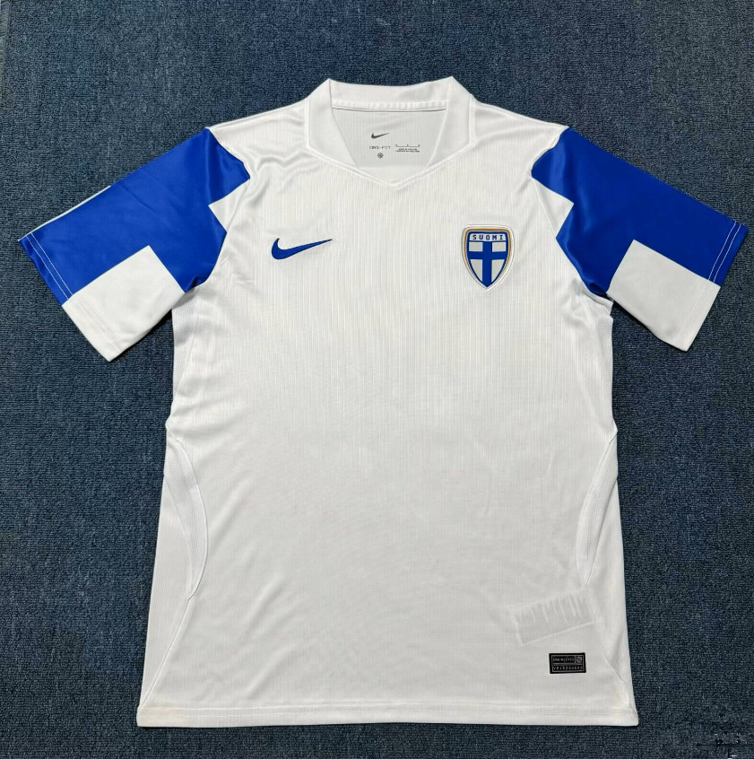 Fans Version 26/27 Finland home