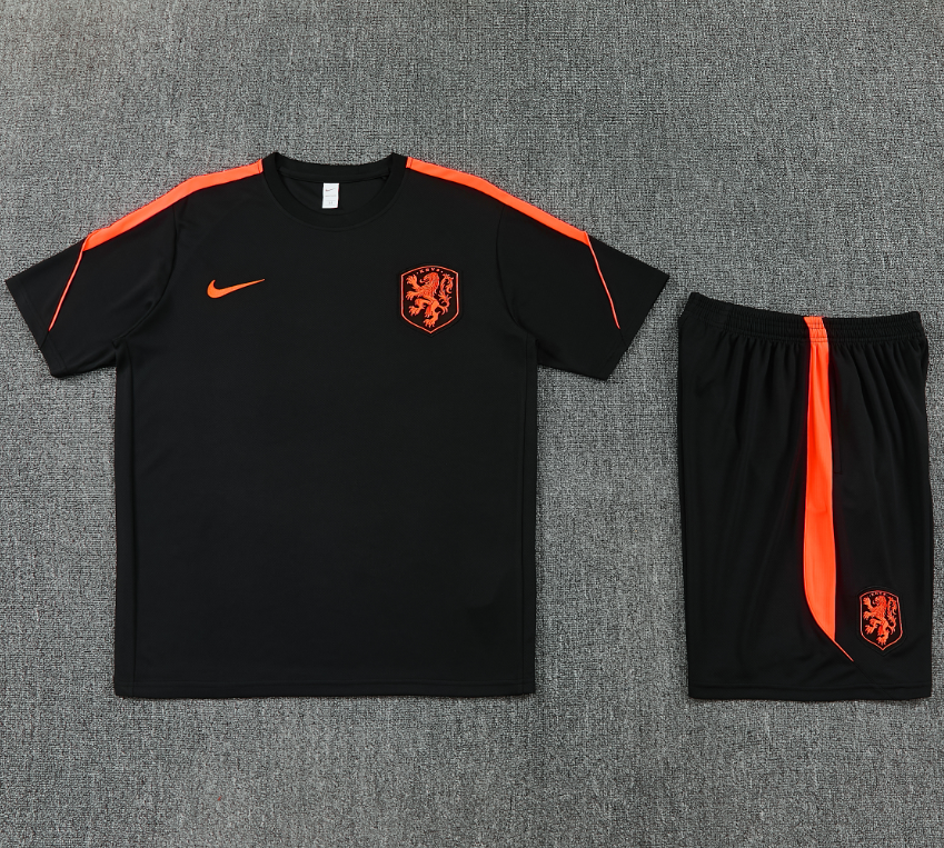 26/27 Netherlands black Adults Training Kits