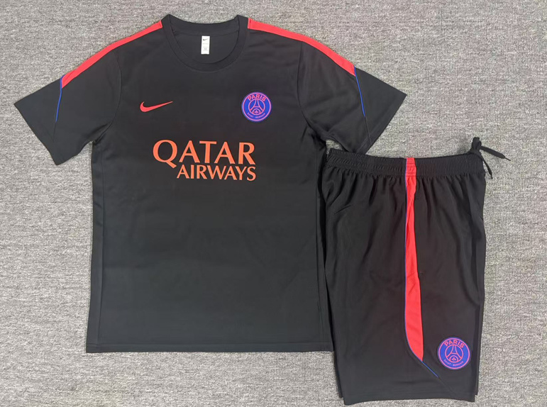 26/27 Paris Black Adults Training Kits