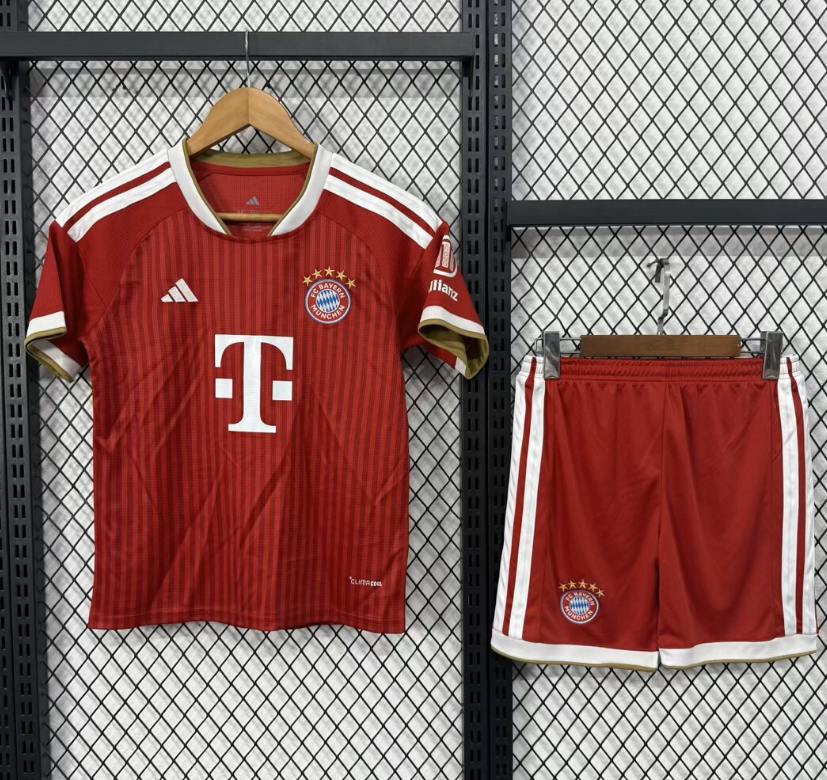 Adults kits 26/27 Bayern Munchen home