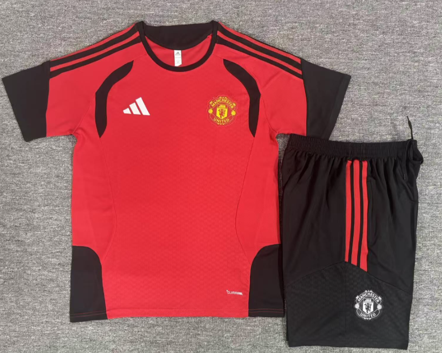 26/27 Manchester United red kids Training Kits