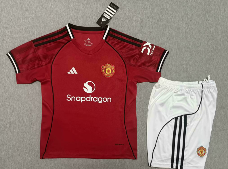 Kids kits 25/26 Manchester United home