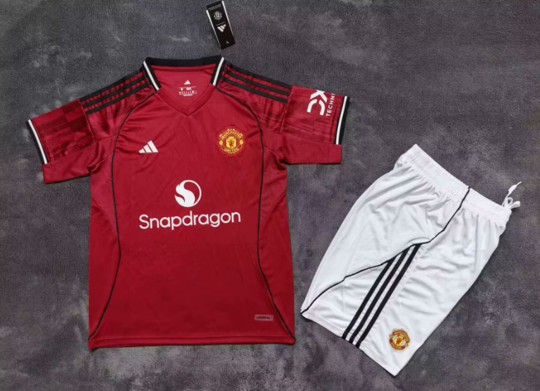 Adults kits 25/26Manchester United home