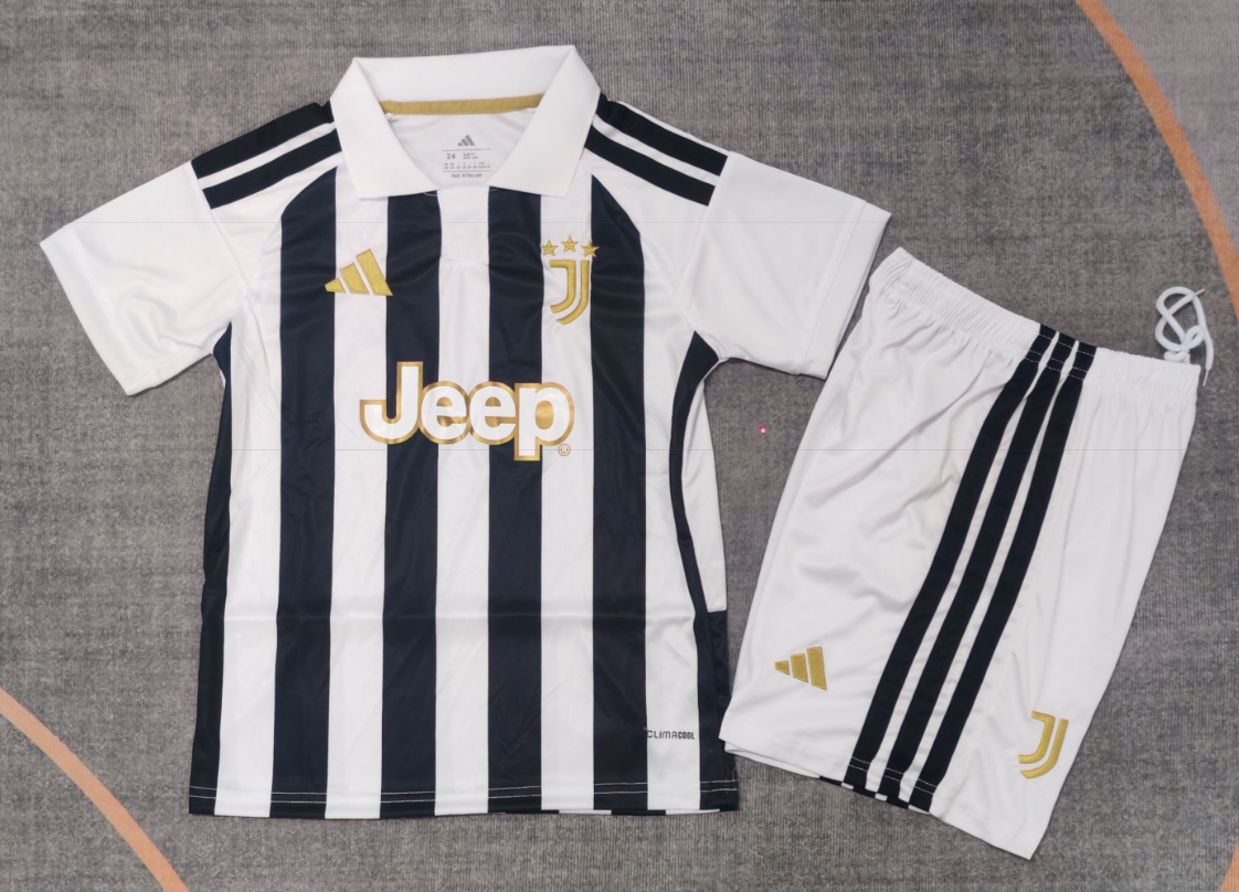 Kids kits 26/27 Juventus home