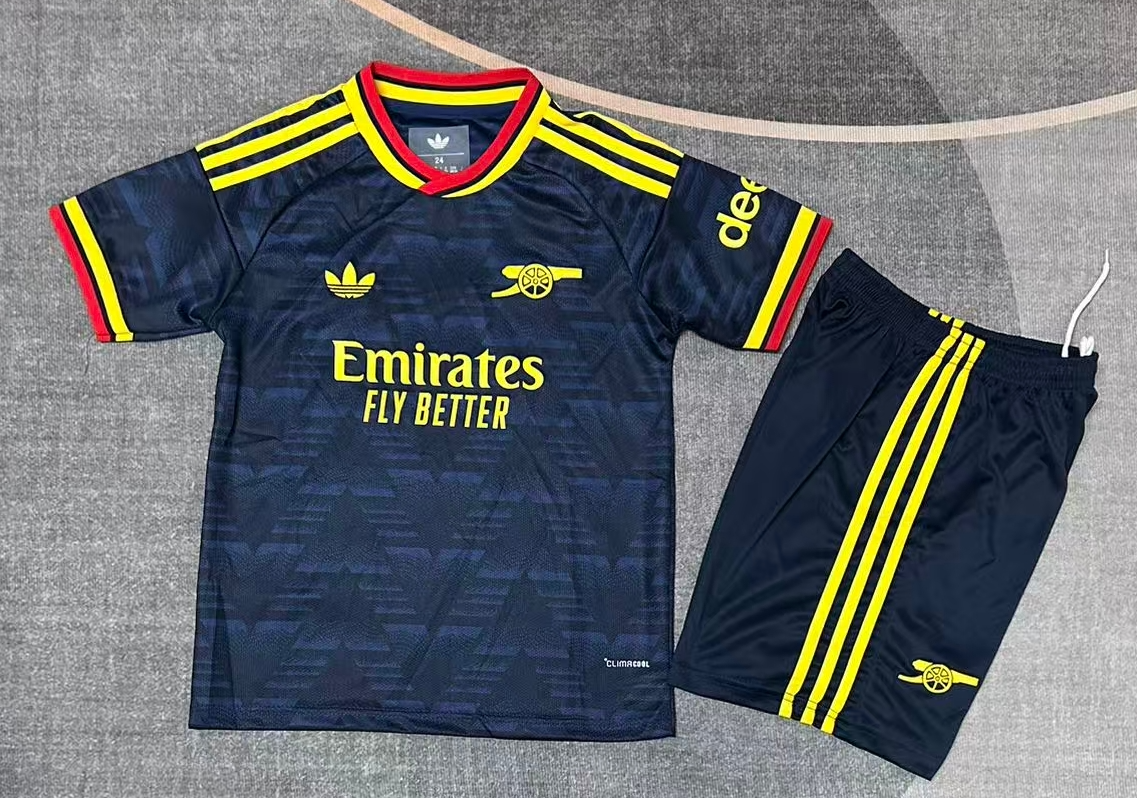 Kids kits 26/27 Arsenal away