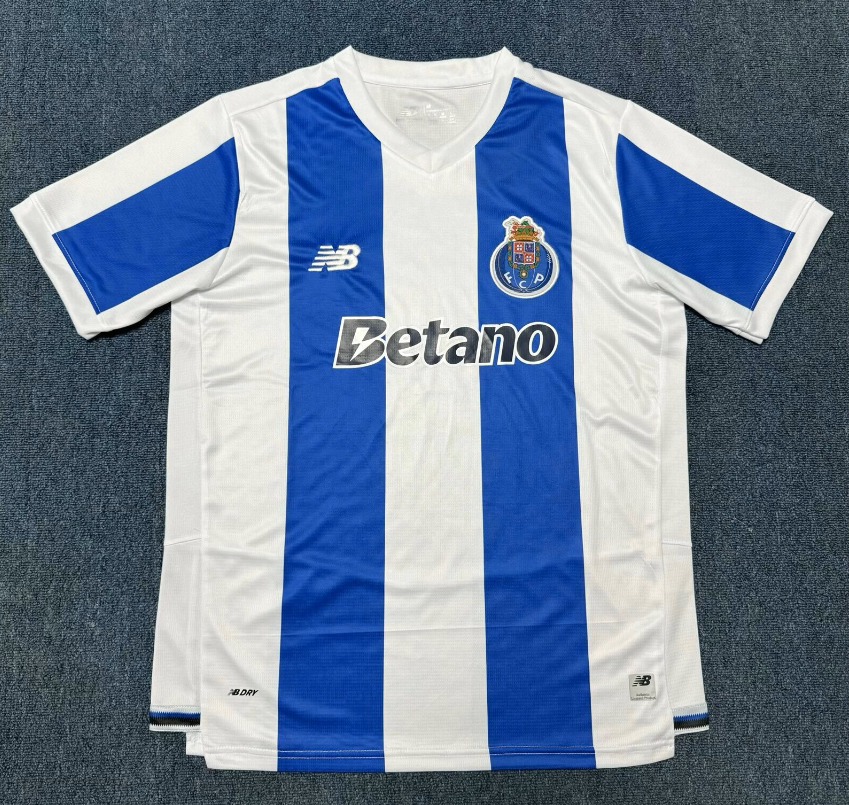 Fans Version 26/27 Porto home