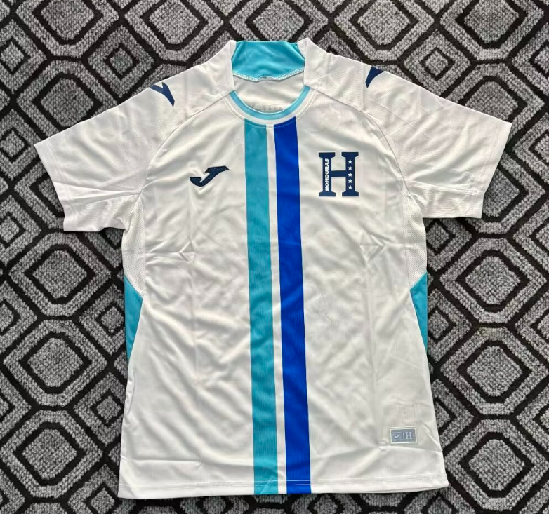 Fans Version 26/27 Honduras home
