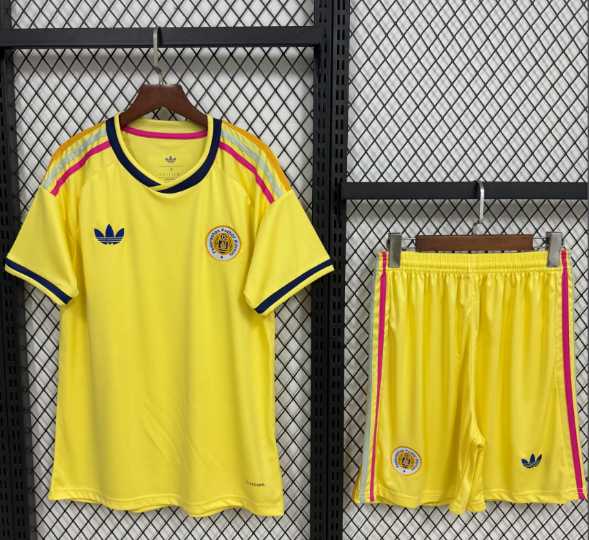 Adults kits 26/27 Cura&ccedil;ao away