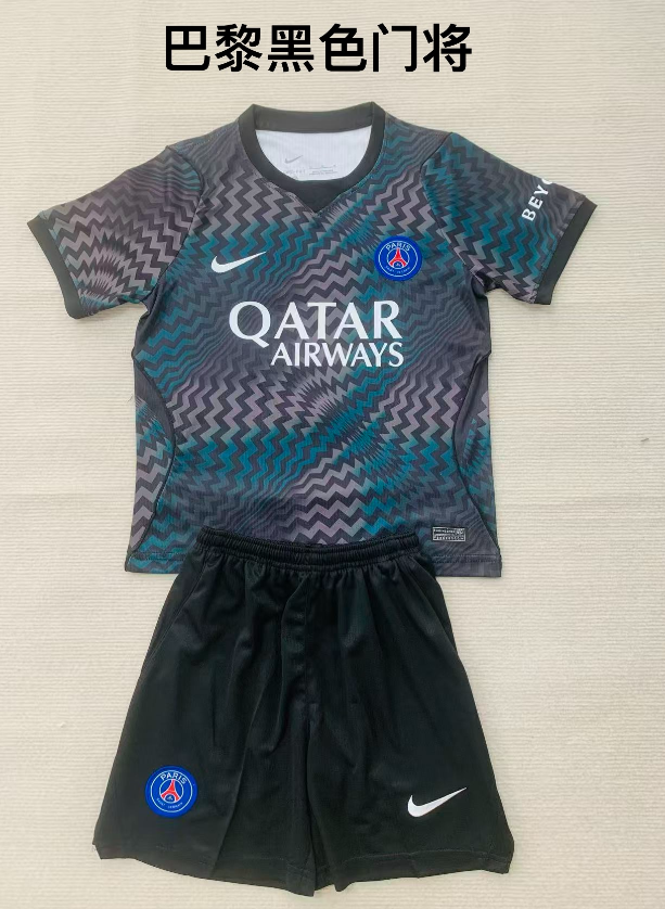 Adults kits 26/27 Paris Black Goalkeeper