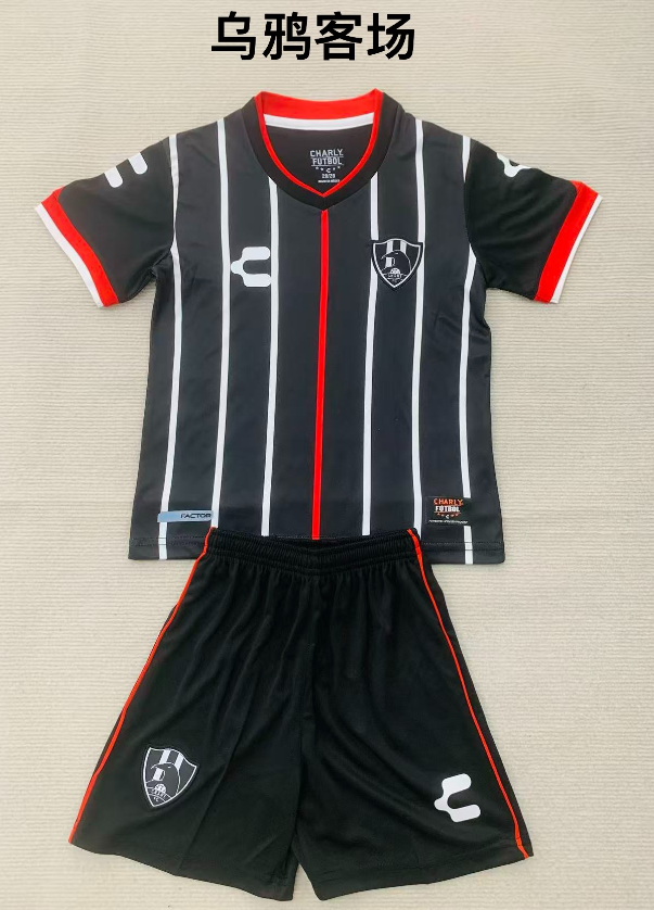 Adults kits 26/27 Club de Cuervos away