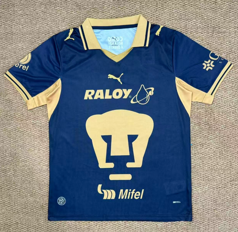 Fans Version 26/27 Pumas away
