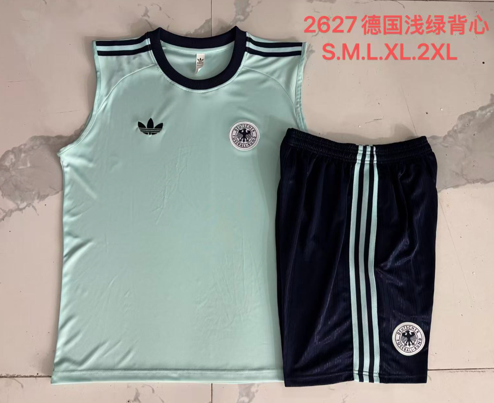 26/27 Vest Germany light green suit