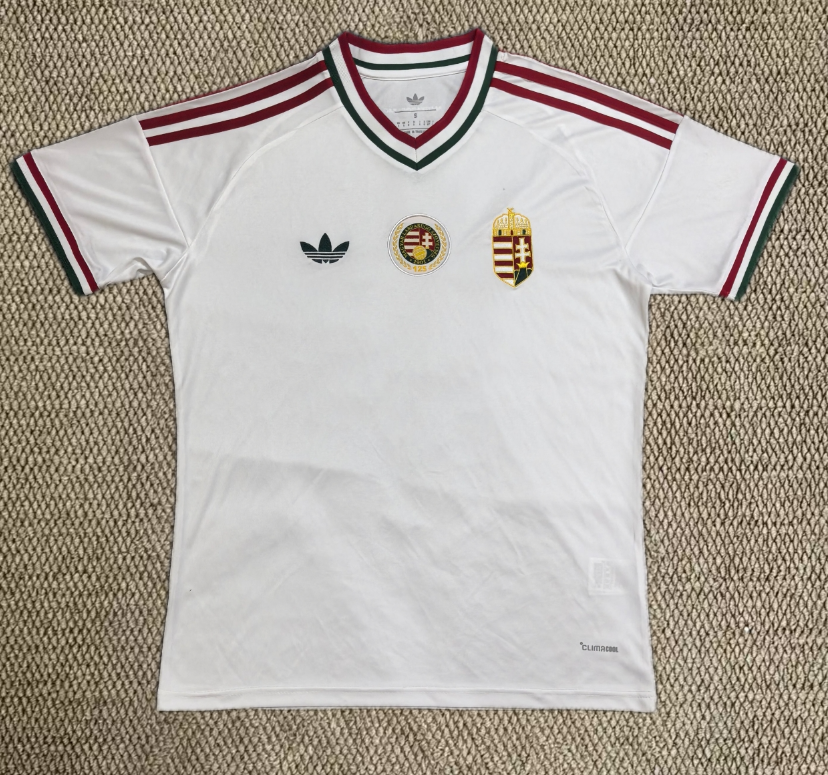 Fans Version 26/27 Hungary away